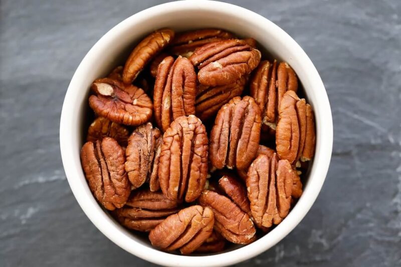 Pecans: Health Benefits, How to Enjoy Them, and Who Should Be Cautious