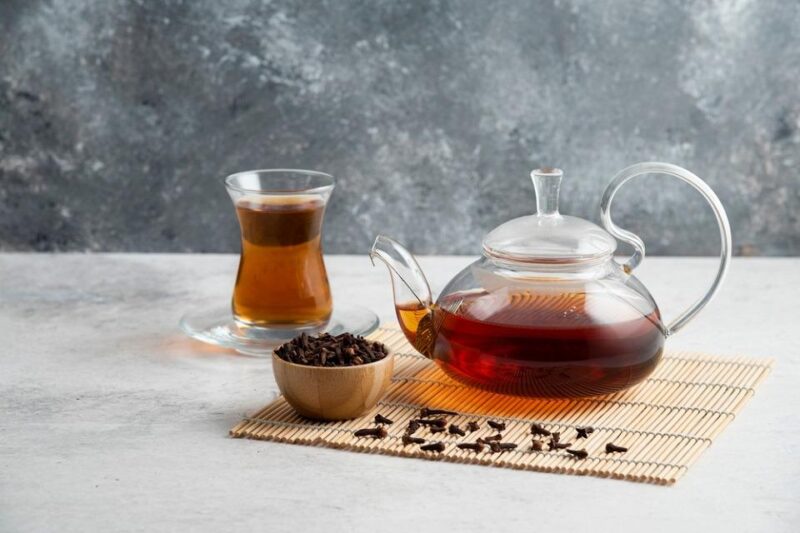 Clove Tea: Powerful Benefits, Everyday Uses & Important Precautions