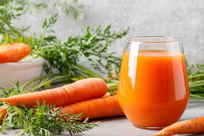 7 Reasons to Drink Carrot Juice Every Day